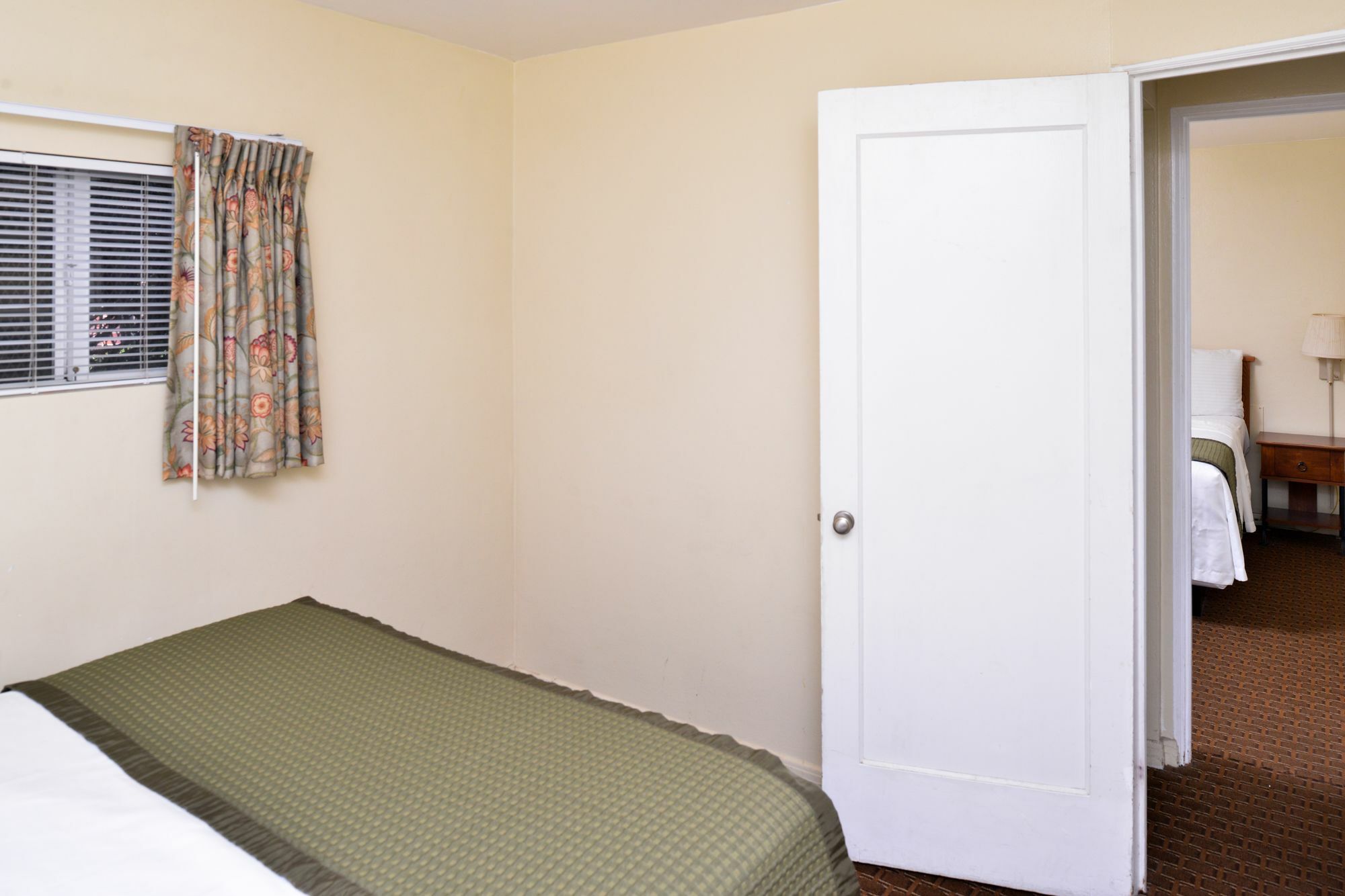 Travelodge By Wyndham Eugene Downtown/University Of Oregon Extérieur photo
