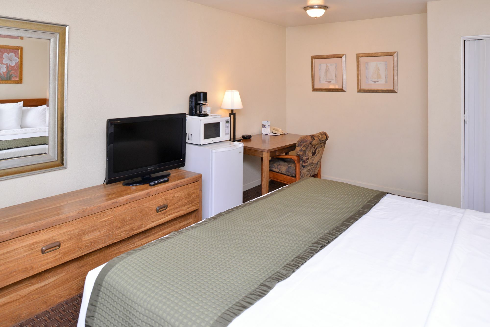 Travelodge By Wyndham Eugene Downtown/University Of Oregon Extérieur photo