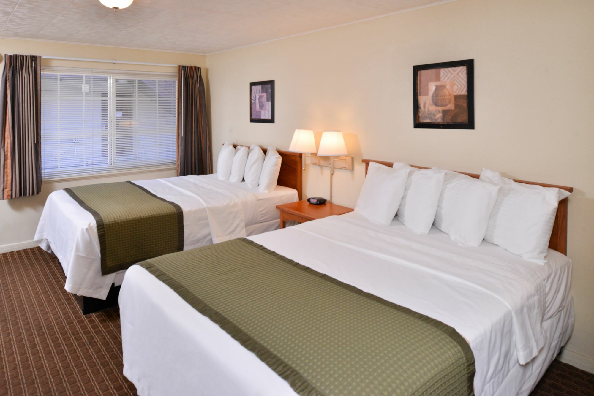 Travelodge By Wyndham Eugene Downtown/University Of Oregon Extérieur photo
