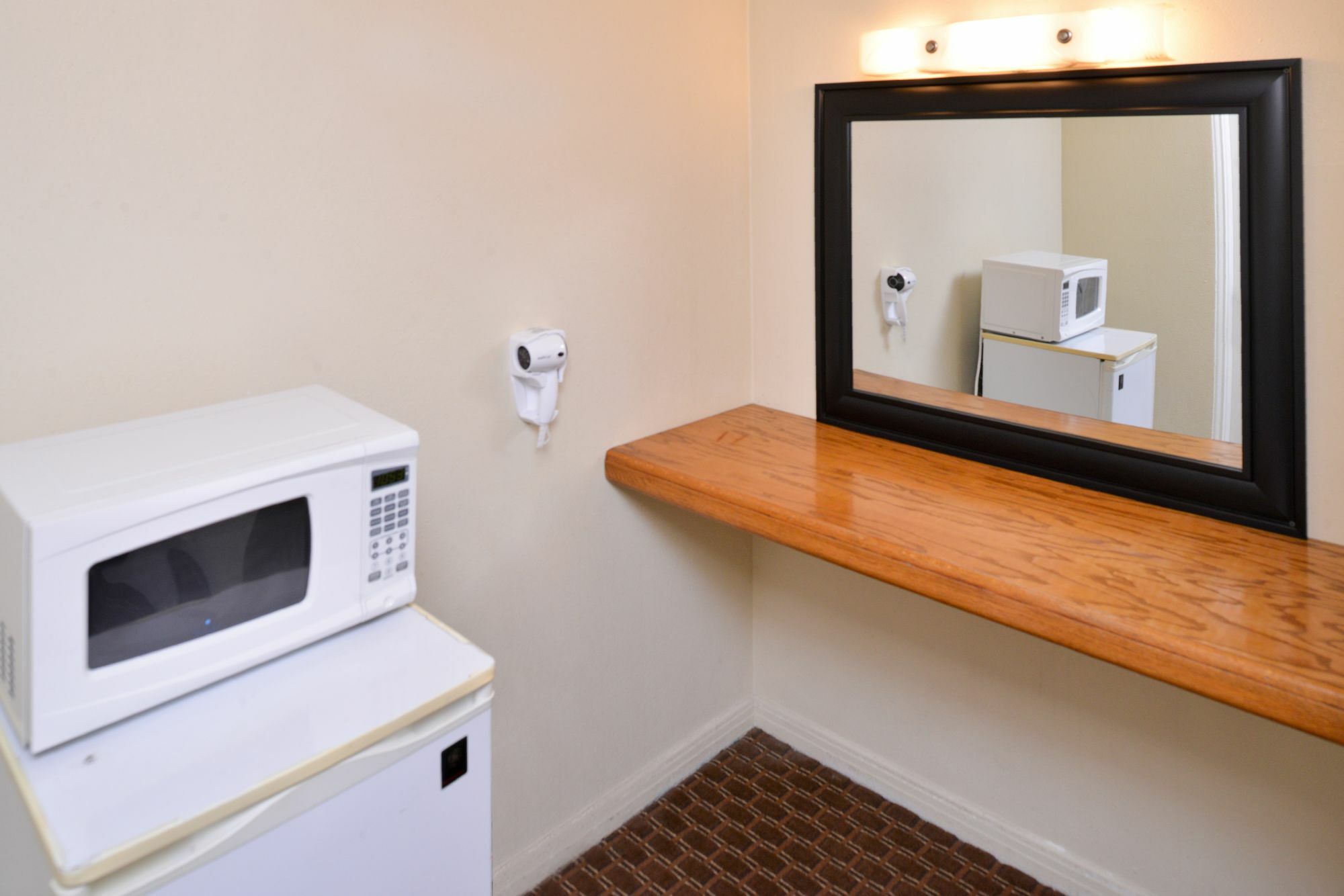 Travelodge By Wyndham Eugene Downtown/University Of Oregon Extérieur photo